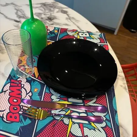 アパート Game Over Magenta