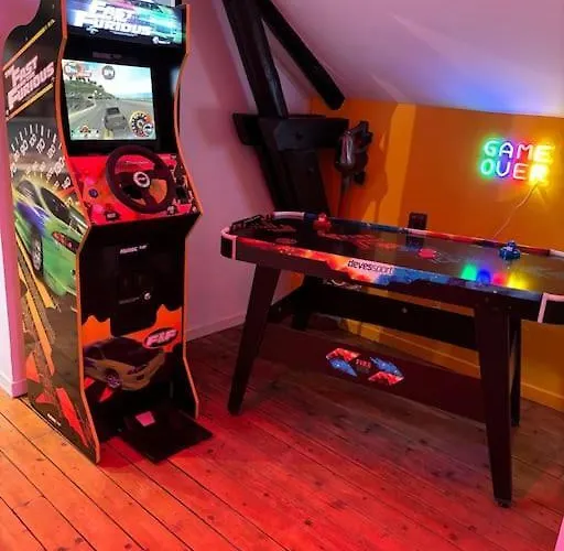 아파트 Game Over Magenta